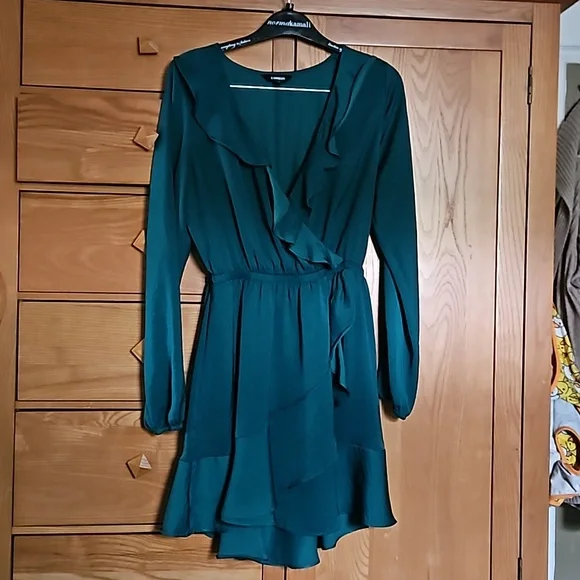 Express green dress - Picture 1 of 4